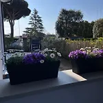 A Due Passi Dal Mare 4* 리도 디 폼포사