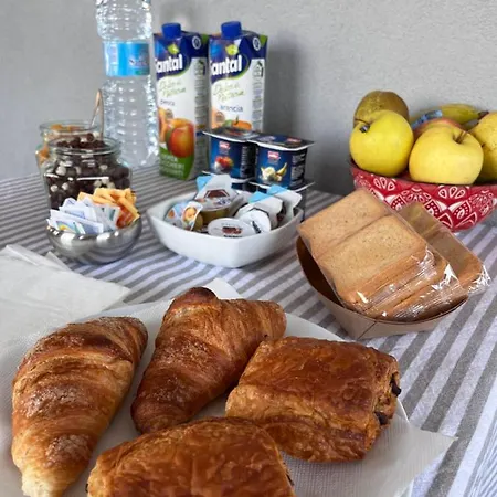 Bed & Breakfast A Due Passi Dal Mare *
