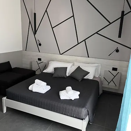 A Due Passi Dal Mare Bed & Breakfast *