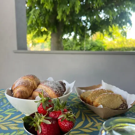 A Due Passi Dal Mare Bed & Breakfast