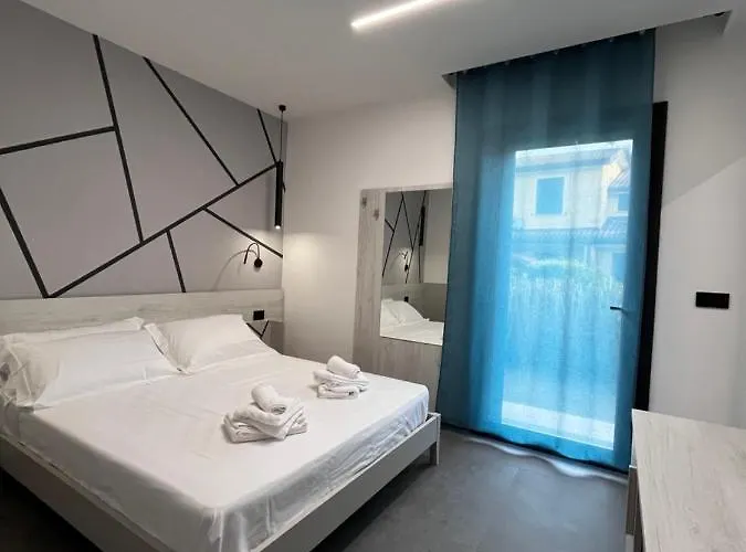 A Due Passi Dal Mare 4* 리도 디 폼포사