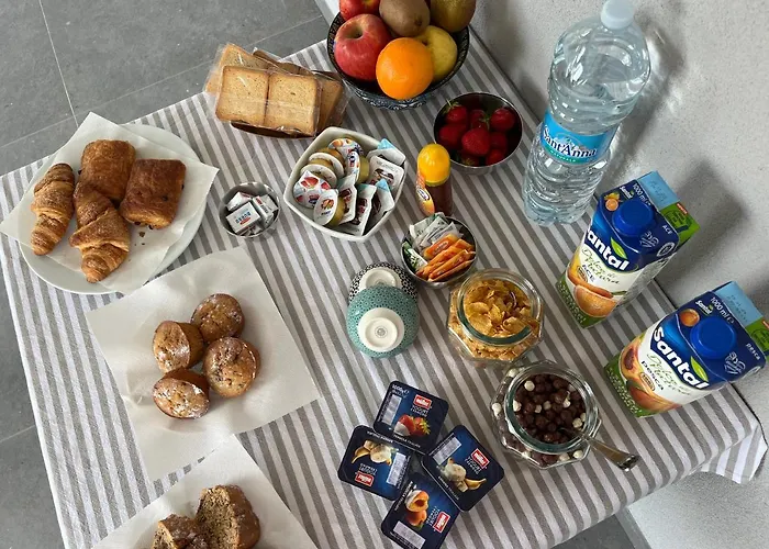 A Due Passi Dal Mare 리도 디 폼포사