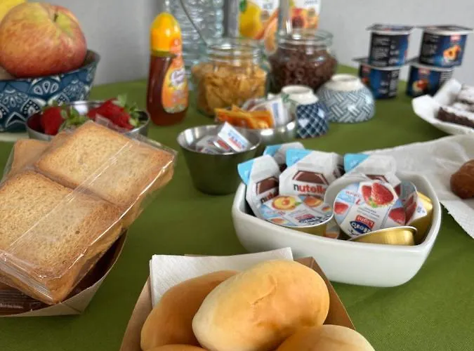 A Due Passi Dal Mare B&B