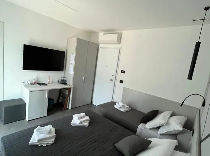 Oda ve Kahvaltı A Due Passi Dal Mare 4*